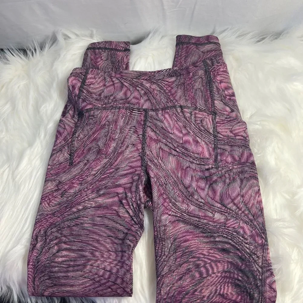 Lululemon Swift Speed Black/Pink/White Swirl Print Leggings‎ Sz 4